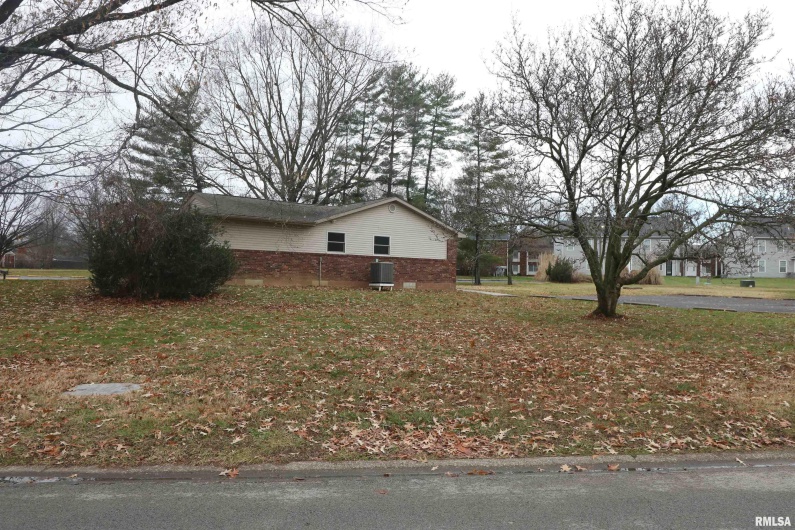 401 Beadle Drive, Carbondale, Illinois 62901, 0 , 0 ,0,Commercial Sale,For Sale,Beadle,0,RMAEB456240