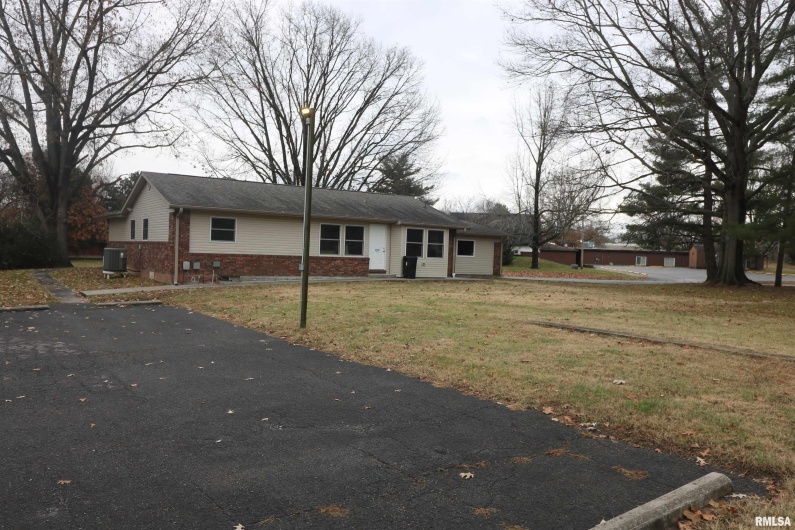 401 Beadle Drive, Carbondale, Illinois 62901, 0 , 0 ,0,Commercial Sale,For Sale,Beadle,0,RMAEB456240