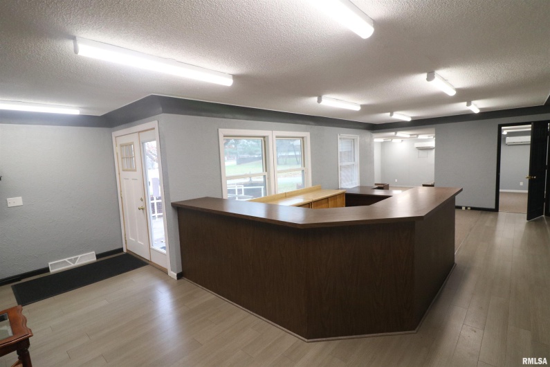 401 Beadle Drive, Carbondale, Illinois 62901, 0 , 0 ,0,Commercial Sale,For Sale,Beadle,0,RMAEB456240