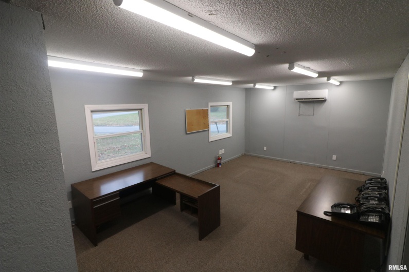 401 Beadle Drive, Carbondale, Illinois 62901, 0 , 0 ,0,Commercial Sale,For Sale,Beadle,0,RMAEB456240