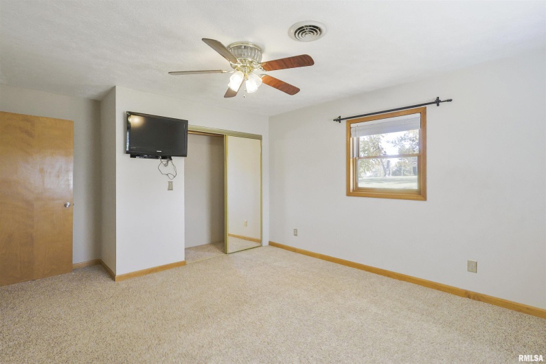 15069 REMINGTON Road, Marion, Illinois 62959, 4 Bedrooms Bedrooms, 0 ,3 BathroomsBathrooms,Residential,For Sale,REMINGTON,0,RMAEB455666