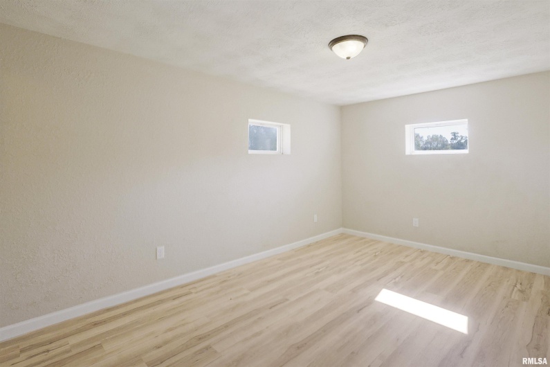 15069 REMINGTON Road, Marion, Illinois 62959, 4 Bedrooms Bedrooms, 0 ,3 BathroomsBathrooms,Residential,For Sale,REMINGTON,0,RMAEB455666