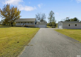 15069 REMINGTON Road, Marion, Illinois 62959, 4 Bedrooms Bedrooms, 0 ,3 BathroomsBathrooms,Residential,For Sale,REMINGTON,0,RMAEB455666