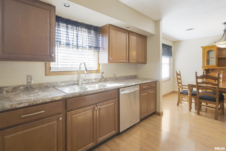 15069 REMINGTON Road, Marion, Illinois 62959, 4 Bedrooms Bedrooms, 0 ,3 BathroomsBathrooms,Residential,For Sale,REMINGTON,0,RMAEB455666