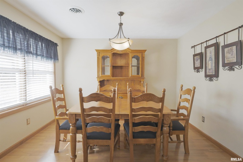 15069 REMINGTON Road, Marion, Illinois 62959, 4 Bedrooms Bedrooms, 0 ,3 BathroomsBathrooms,Residential,For Sale,REMINGTON,0,RMAEB455666