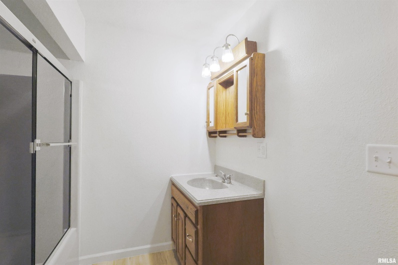 15069 REMINGTON Road, Marion, Illinois 62959, 4 Bedrooms Bedrooms, 0 ,3 BathroomsBathrooms,Residential,For Sale,REMINGTON,0,RMAEB455666
