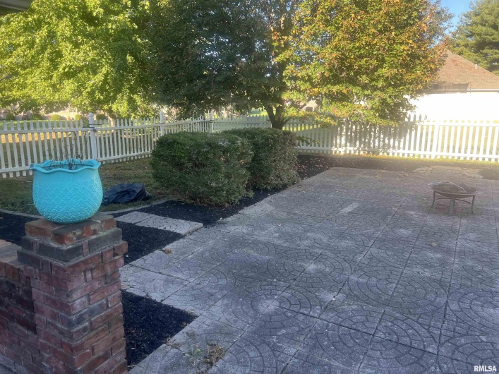 1602 Carmie Lane, Marion, Illinois 62959, 4 Bedrooms Bedrooms, 0 ,2 BathroomsBathrooms,Residential,For Sale,Carmie,0,RMAEB455456
