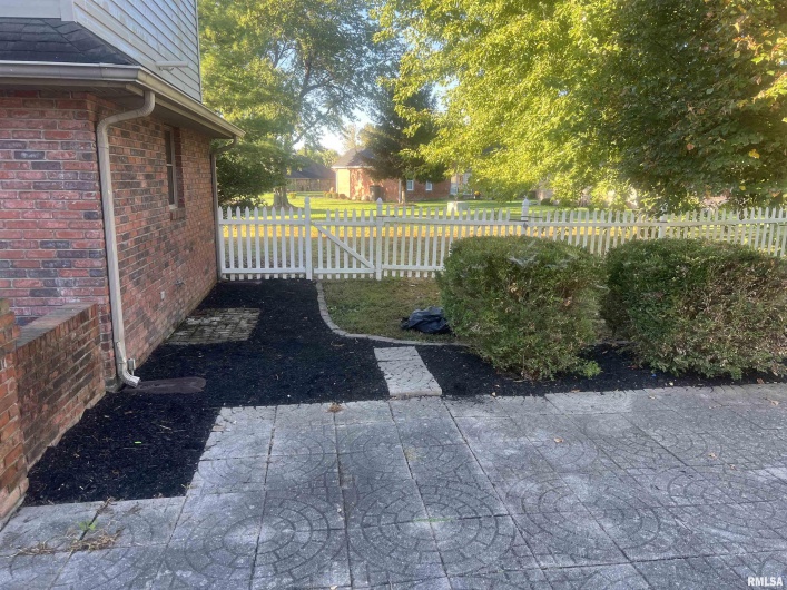 1602 Carmie Lane, Marion, Illinois 62959, 4 Bedrooms Bedrooms, 0 ,2 BathroomsBathrooms,Residential,For Sale,Carmie,0,RMAEB455456