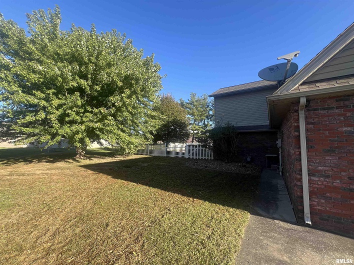 1602 Carmie Lane, Marion, Illinois 62959, 4 Bedrooms Bedrooms, 0 ,2 BathroomsBathrooms,Residential,For Sale,Carmie,0,RMAEB455456