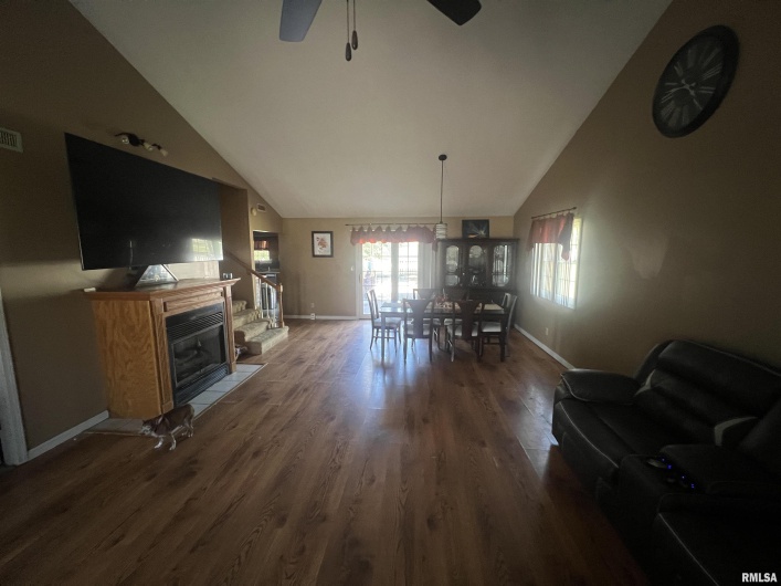 1602 Carmie Lane, Marion, Illinois 62959, 4 Bedrooms Bedrooms, 0 ,2 BathroomsBathrooms,Residential,For Sale,Carmie,0,RMAEB455456
