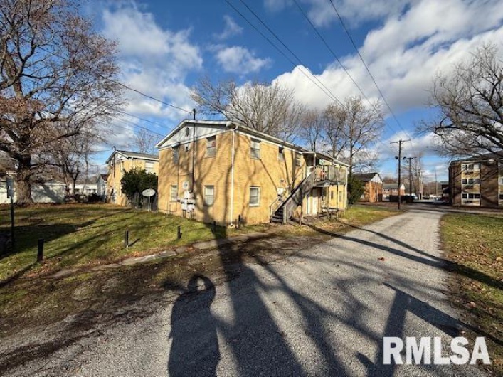 418 & 420 GRAHAM Street, Carbondale, Illinois 62901, 0 , 0 ,0,Residential Income,For Sale,GRAHAM,0,RMAEB456390