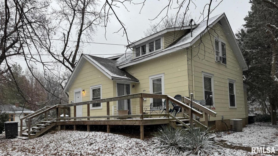 517 OAKLAND Avenue, Carbondale, Illinois 62901, 0 , 0 ,0,Residential Income,For Sale,OAKLAND,0,RMAQC4259780