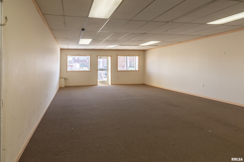 300 ILLINOIS Avenue, Carbondale, Illinois 62901, 0 , 0 ,0,Commercial Sale,For Sale,ILLINOIS,0,RMAEB456463
