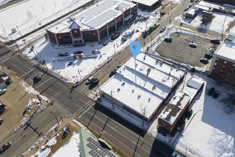 300 ILLINOIS Avenue, Carbondale, Illinois 62901, 0 , 0 ,0,Commercial Sale,For Sale,ILLINOIS,0,RMAEB456463