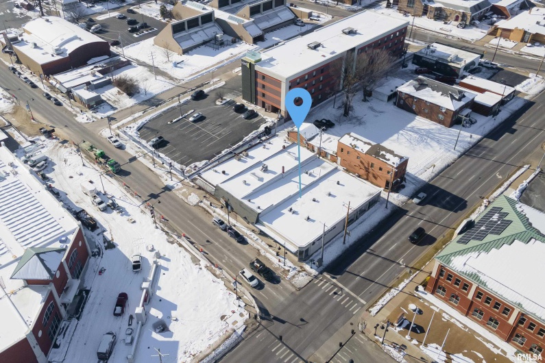 300 ILLINOIS Avenue, Carbondale, Illinois 62901, 0 , 0 ,0,Commercial Sale,For Sale,ILLINOIS,0,RMAEB456463