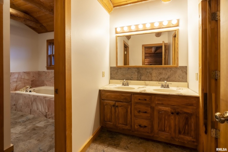 221 Poplar Lake Road, Makanda, Illinois 62958, 5 Bedrooms Bedrooms, 0 ,2 BathroomsBathrooms,Residential,For Sale,Poplar Lake,0,RMAEB456163