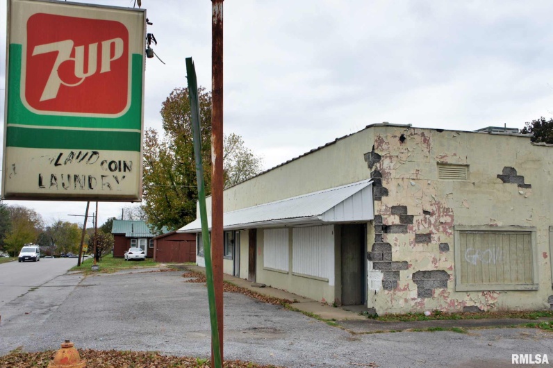 716 19TH Street, Metropolis, Illinois 62960, 0 , 0 ,0,Commercial Sale,For Sale,19TH,0,RMAEB455905