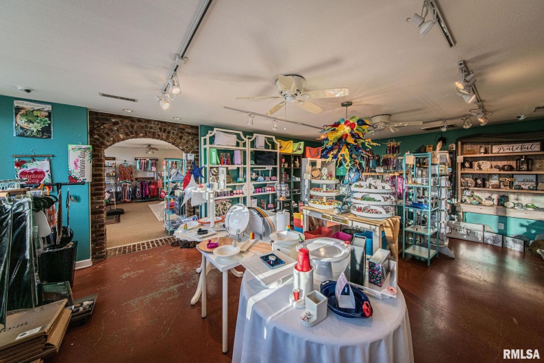 215 5TH Street, Metropolis, Illinois 62960, 0 , 0 ,0,Commercial Sale,For Sale,5TH,0,RMAEB456467