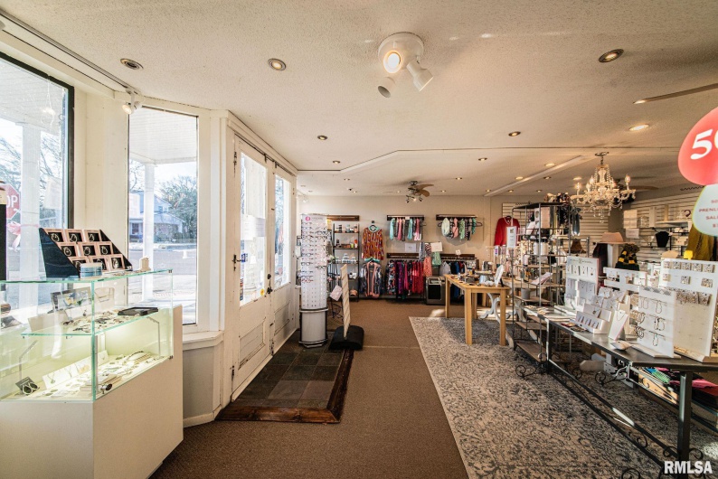 215 5TH Street, Metropolis, Illinois 62960, 0 , 0 ,0,Commercial Sale,For Sale,5TH,0,RMAEB456467