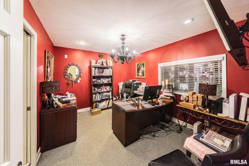 215 5TH Street, Metropolis, Illinois 62960, 0 , 0 ,0,Commercial Sale,For Sale,5TH,0,RMAEB456467