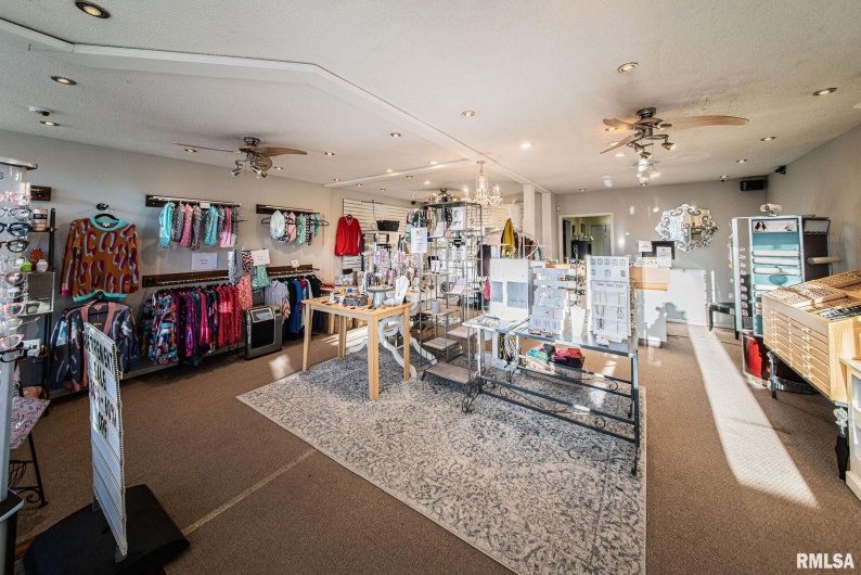 215 5TH Street, Metropolis, Illinois 62960, 0 , 0 ,0,Commercial Sale,For Sale,5TH,0,RMAEB456467