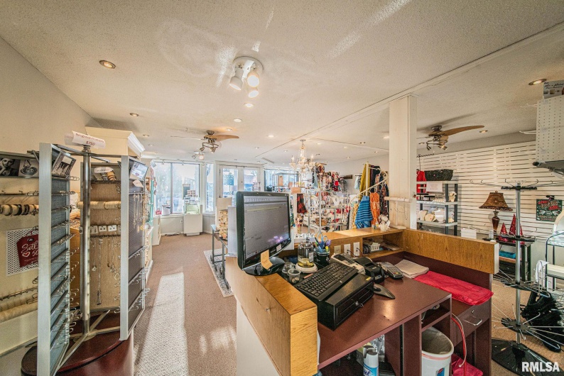 215 5TH Street, Metropolis, Illinois 62960, 0 , 0 ,0,Commercial Sale,For Sale,5TH,0,RMAEB456467