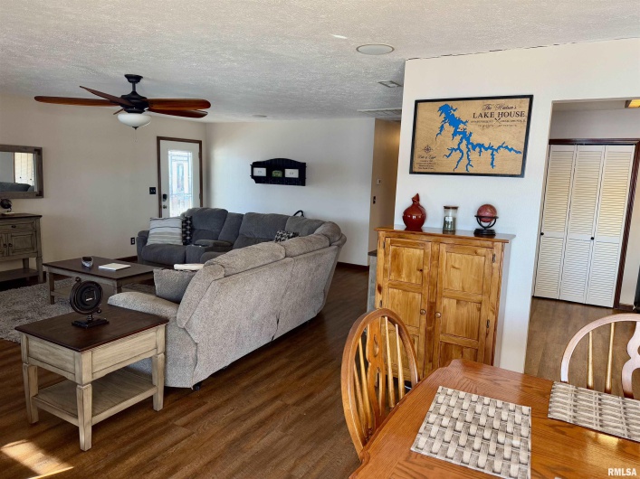 13549 Egypt Shores Drive, Creal Springs, Illinois 62922, 3 Bedrooms Bedrooms, 0 ,2 BathroomsBathrooms,Residential,For Sale,Egypt Shores,0,RMAEB456415