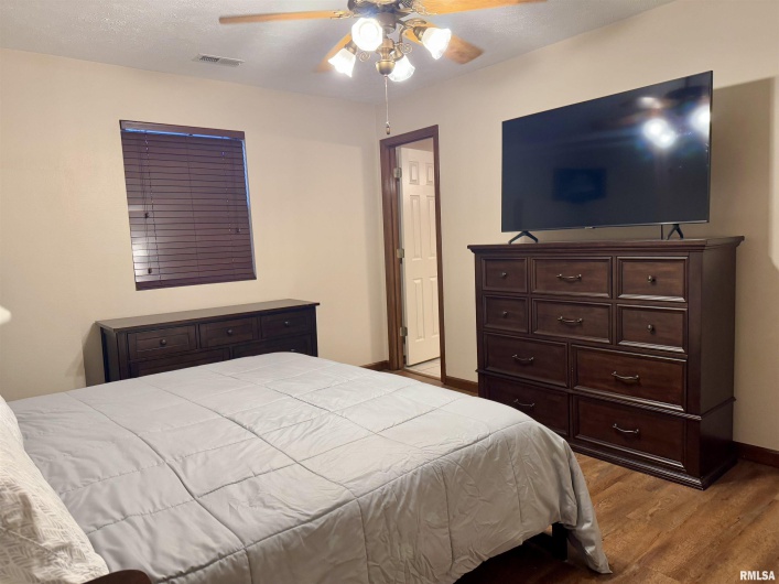 13549 Egypt Shores Drive, Creal Springs, Illinois 62922, 3 Bedrooms Bedrooms, 0 ,2 BathroomsBathrooms,Residential,For Sale,Egypt Shores,0,RMAEB456415
