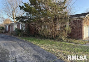 1500 Stotlar Street, Herrin, Illinois 62948, 3 Bedrooms Bedrooms, 0 ,2 BathroomsBathrooms,Residential,For Sale,Stotlar,0,RMAEB456243
