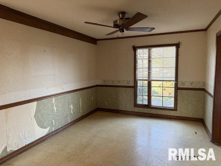 1500 Stotlar Street, Herrin, Illinois 62948, 3 Bedrooms Bedrooms, 0 ,2 BathroomsBathrooms,Residential,For Sale,Stotlar,0,RMAEB456243