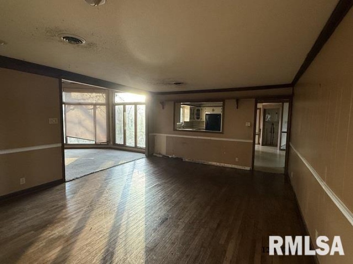 1500 Stotlar Street, Herrin, Illinois 62948, 3 Bedrooms Bedrooms, 0 ,2 BathroomsBathrooms,Residential,For Sale,Stotlar,0,RMAEB456243