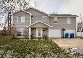 208 TOWNHOUSE Drive, Carterville, Illinois 62918, 4 Bedrooms Bedrooms, 0 ,2 BathroomsBathrooms,Residential,For Sale,TOWNHOUSE,0,RMAEB456507