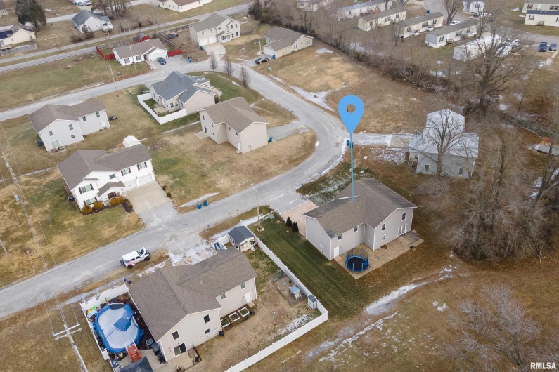 208 TOWNHOUSE Drive, Carterville, Illinois 62918, 4 Bedrooms Bedrooms, 0 ,2 BathroomsBathrooms,Residential,For Sale,TOWNHOUSE,0,RMAEB456507