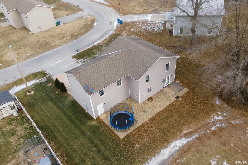 208 TOWNHOUSE Drive, Carterville, Illinois 62918, 4 Bedrooms Bedrooms, 0 ,2 BathroomsBathrooms,Residential,For Sale,TOWNHOUSE,0,RMAEB456507