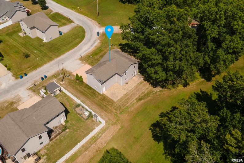 208 TOWNHOUSE Drive, Carterville, Illinois 62918, 4 Bedrooms Bedrooms, 0 ,2 BathroomsBathrooms,Residential,For Sale,TOWNHOUSE,0,RMAEB456507