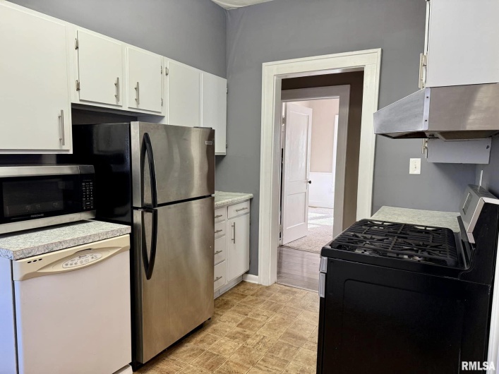 1812 NORTH Avenue, Metropolis, Illinois 62960, 3 Bedrooms Bedrooms, 0 ,2 BathroomsBathrooms,Residential,For Sale,NORTH,0,RMAEB456586