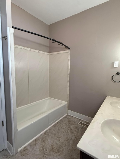 1812 NORTH Avenue, Metropolis, Illinois 62960, 3 Bedrooms Bedrooms, 0 ,2 BathroomsBathrooms,Residential,For Sale,NORTH,0,RMAEB456586