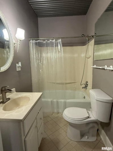 1812 NORTH Avenue, Metropolis, Illinois 62960, 3 Bedrooms Bedrooms, 0 ,2 BathroomsBathrooms,Residential,For Sale,NORTH,0,RMAEB456586