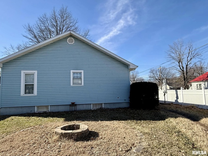 1812 NORTH Avenue, Metropolis, Illinois 62960, 3 Bedrooms Bedrooms, 0 ,2 BathroomsBathrooms,Residential,For Sale,NORTH,0,RMAEB456586