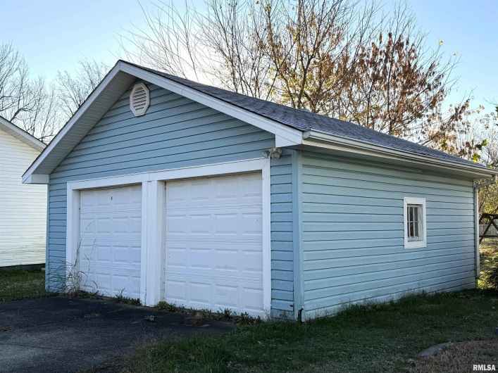 1812 NORTH Avenue, Metropolis, Illinois 62960, 3 Bedrooms Bedrooms, 0 ,2 BathroomsBathrooms,Residential,For Sale,NORTH,0,RMAEB456586