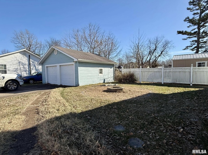 1812 NORTH Avenue, Metropolis, Illinois 62960, 3 Bedrooms Bedrooms, 0 ,2 BathroomsBathrooms,Residential,For Sale,NORTH,0,RMAEB456586