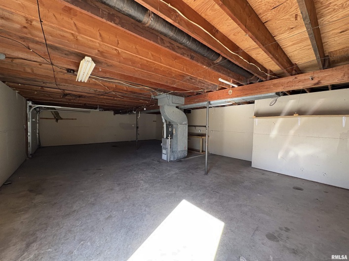 417 PERSHING Street, Energy, Illinois 62933, 3 Bedrooms Bedrooms, 0 ,1 BathroomBathrooms,Residential,For Sale,PERSHING,0,RMAEB456606