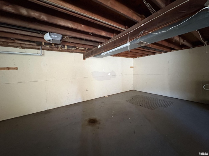 417 PERSHING Street, Energy, Illinois 62933, 3 Bedrooms Bedrooms, 0 ,1 BathroomBathrooms,Residential,For Sale,PERSHING,0,RMAEB456606