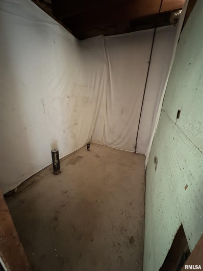 417 PERSHING Street, Energy, Illinois 62933, 3 Bedrooms Bedrooms, 0 ,1 BathroomBathrooms,Residential,For Sale,PERSHING,0,RMAEB456606