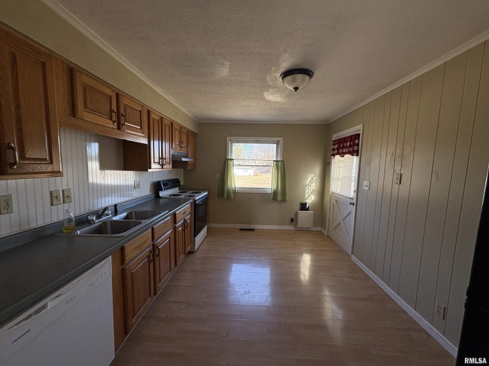 417 PERSHING Street, Energy, Illinois 62933, 3 Bedrooms Bedrooms, 0 ,1 BathroomBathrooms,Residential,For Sale,PERSHING,0,RMAEB456606