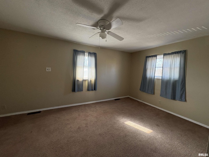 417 PERSHING Street, Energy, Illinois 62933, 3 Bedrooms Bedrooms, 0 ,1 BathroomBathrooms,Residential,For Sale,PERSHING,0,RMAEB456606