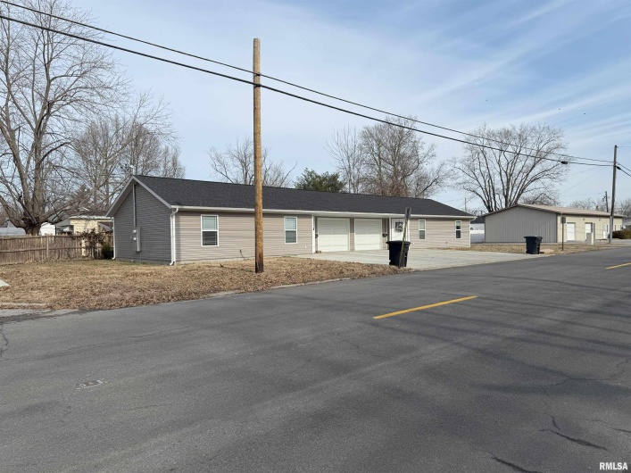 1204 Hendrickson Street, Marion, Illinois 62959, 0 , 0 ,0,Residential Income,For Sale,Hendrickson,0,RMAEB456552