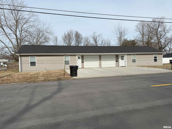 1204 Hendrickson Street, Marion, Illinois 62959, 0 , 0 ,0,Residential Income,For Sale,Hendrickson,0,RMAEB456552