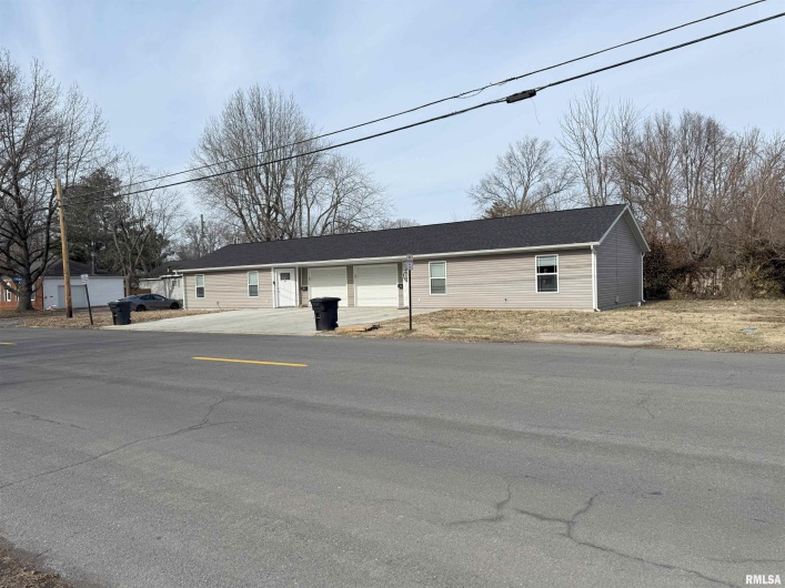 1204 Hendrickson Street, Marion, Illinois 62959, 0 , 0 ,0,Residential Income,For Sale,Hendrickson,0,RMAEB456552