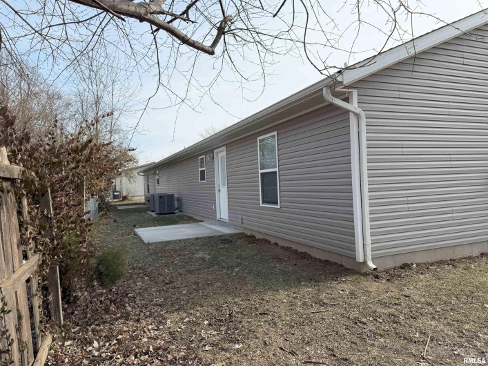 1204 Hendrickson Street, Marion, Illinois 62959, 0 , 0 ,0,Residential Income,For Sale,Hendrickson,0,RMAEB456552